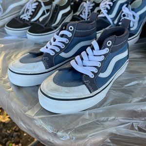 Vans Mid Slip on
